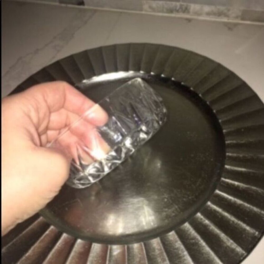CIRCULAR GLASS DISH - Picture 4 of 4